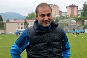 Adana Demirspor ile anlaşan Erkan S&ouml;zeri imzaya geliyor