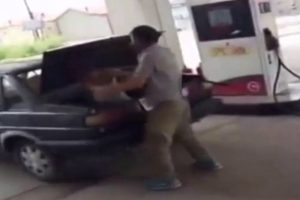 &Ouml;ld&uuml;resiye d&ouml;vd&uuml;ğ&uuml; eşini bagaja kilitledi