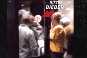 Justin Bieber tekme tokat kavga etti