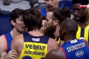 Dev ma&ccedil;ta gergin anlar!
