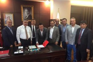 Uşak Sportif'te Bulkaz s&ouml;zleşme yeniledi