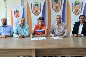 İneg&ouml;l Belediyespor Caner &Ccedil;i&ccedil;ekoğlu'nu transfer etti