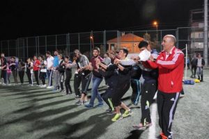 Hakkari'de 'Ailenle spor yap' projesi halaylarla başladı