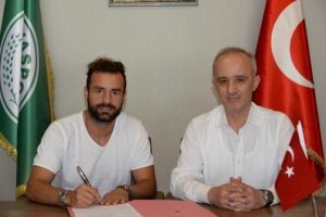 Konyaspor, Mehmet Uslu ile s&ouml;zleşme uzattı