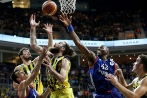 Fenerbah&ccedil;e b&uuml;t&uuml;n biletleri satın aldı