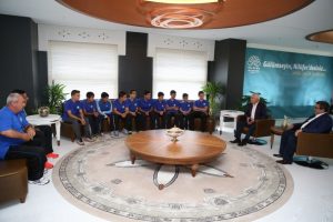 Atletizmde Nil&uuml;fer Belediyespor farkı