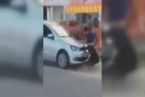 Kavgayı otomobil ayırdı