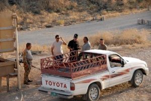 Irak'ta IŞİD'e karşı savaşan K&uuml;rt peşmergeler cephede