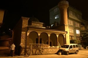 Bursa'da Tarihi Yerkapı Cami ibadete a&ccedil;ılmayı bekliyor