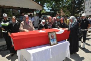 Kazayla kendini vuran polis kurtarılamadı