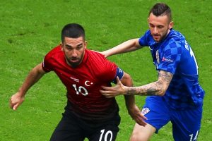 Arda Turan, performansı nedeniyle &ouml;z&uuml;r diledi