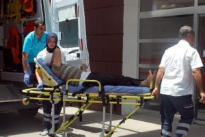 &Ccedil;ocukların kavgasına aileler de dahil oldu: 4 yaralı