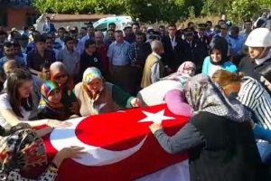 Kaza kurşunuyla yaşamını yitiren polis son yolculuğuna uğurlandı