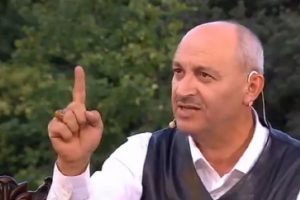 TRT canlı yayınında s&ouml;yledi: Namaz kılmayan hayvandır
