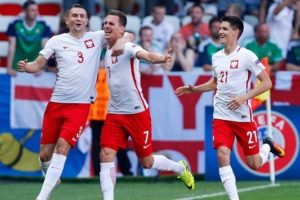 Polonya, Kuzey İrlanda'yı tek golle ge&ccedil;ti