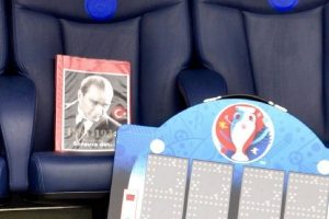 T&uuml;rkiye'nin yedek kul&uuml;besinde Atat&uuml;rk fotoğrafı