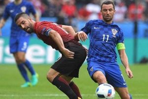 &Uuml;nl&uuml; futbolcunun babası ma&ccedil; sırasında vefat etti