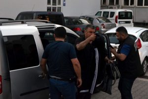 10 ilde FET&Ouml; operasyonu: 44 g&ouml;zaltı
