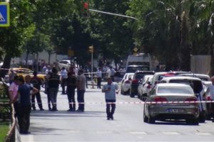 Ş&uuml;pheli paketten el bombası &ccedil;ıktı, Yenikapı'da patlatıldı