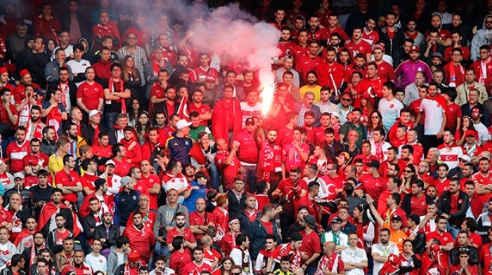 UEFA, taraftarlarının sebep olduğu ihlaller nedeniyle TFF'ye soruşturma a&ccedil;tı