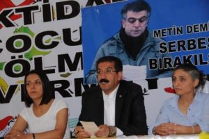 KESK Genel Başkanı &Ouml;zgen: Y&uuml;ksekova'daki evler yakılarak tahrip edildi