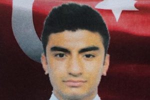 Şehit polis i&ccedil;in Ataşehir İl&ccedil;e Emniyet M&uuml;d&uuml;rl&uuml;ğ&uuml;'nde t&ouml;ren