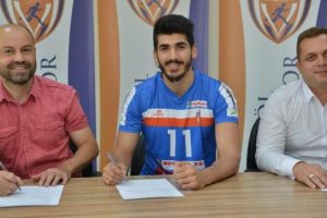 İneg&ouml;l Belediyespor, Salih &Ouml;zdemir'i kadrosuna kattı
