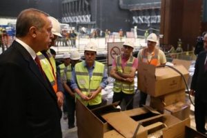 Cumhurbaşkanı Erdoğan Kongre Merkezi inşaatında incelemelerde bulundu