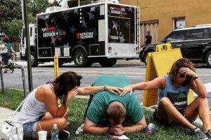 ABD Başkan Adayı Donald Trump'tan yaylım ateşi