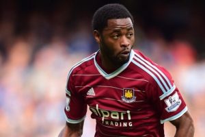 Galatasaray, Alex Song ile ilgili son p&uuml;r&uuml;zler i&ccedil;in Barcelona ile bir araya gelecek