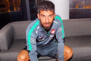 Hırvatistan ma&ccedil;ı sonrasında eleştirilen Arda sabaha kadar uyumadı