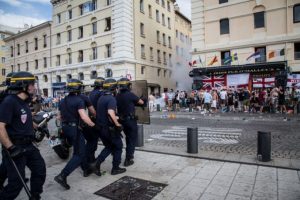 EURO 2016'ya holiganlar g&ouml;lge d&uuml;ş&uuml;rd&uuml;
