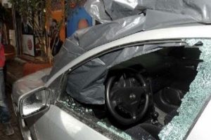 Otomobil hırsızları t&uuml;k&uuml;r&uuml;kten yakalandı