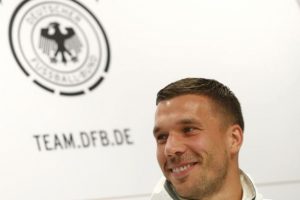 L&ouml;w'&uuml;n olay olan hareketine Podolski'den unutulmayacak yorum...