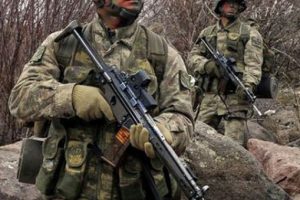 PKK'lı ter&ouml;ristler saldırdı, anında karşılık verildi