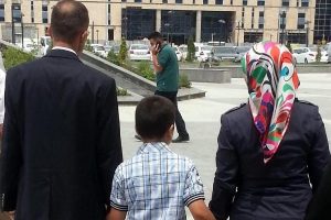 56 yaşındaki kadın, 8 yaşındaki &ccedil;ocuğa cinsel tacizden yargalanıyor
