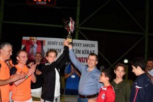 &Ccedil;anakkale'de şehit savcı Kiraz anısına futbol turnuvası