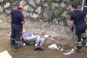 Bursa'da dere yatağına d&uuml;şt&uuml;, 'y&uuml;zmeye geldim' dedi