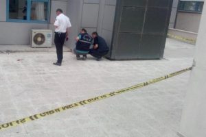 Liseli gen&ccedil; kız hastanede intihar etti