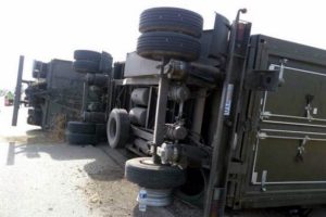 Mardin'de askeri ara&ccedil; devrildi! &Ccedil;ok sayıda yaralı var
