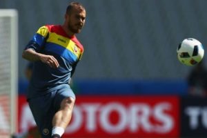 Rumen futbolcu Denis Alibec sigara tiryakiliği y&uuml;z&uuml;nden oyuna giremedi!