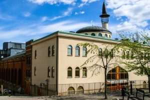 Stockholm'de camiye taşlı saldırı