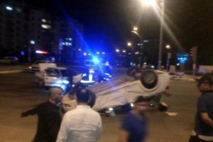 Elazığ'da iki otomobil &ccedil;arpıştı: 4 yaralı