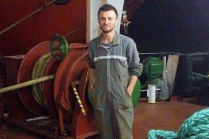 Yeni işinde sefere &ccedil;ıkan kaptanın Yunanistan'da sır &ouml;l&uuml;m&uuml;