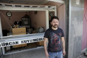 Delik &ccedil;uvalla kuyumcu soyunca bedelini ağır &ouml;dediler