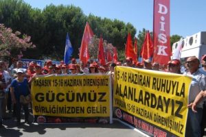 DİSK &uuml;yeleri, 15-16 Haziran grevlerinin yıl d&ouml;n&uuml;m&uuml;nde bir araya geldi