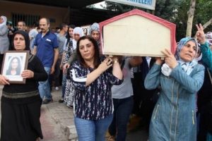 Canlı bombayı b&ouml;yle omuzladılar!