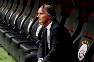 Galatasaray'da Riekerink'in g&ouml;revine devam edeceği iddia edildi