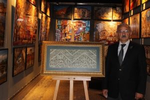 Bursa'da 100 yıl &ouml;nce dokunan Kabe &ouml;rt&uuml;s&uuml; m&uuml;zede sergileniyor