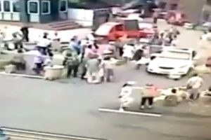 Kadın s&uuml;r&uuml;c&uuml; insanları b&ouml;yle ezdi